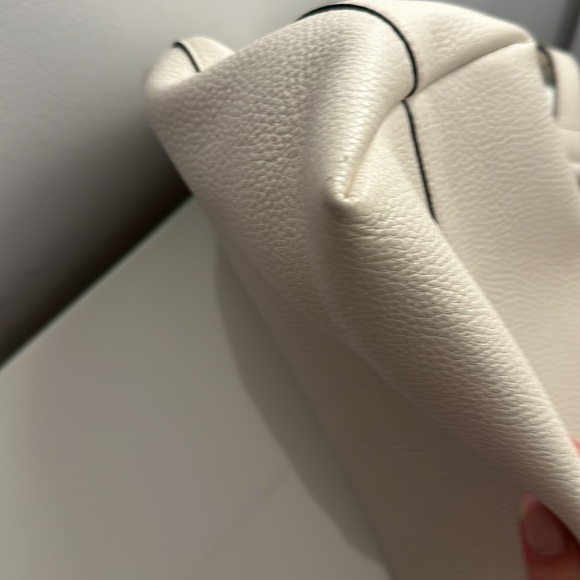 Authentic Prada Tote bag - Picture 9 of 13